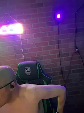 הופעת וובקאם של chronic_vibez