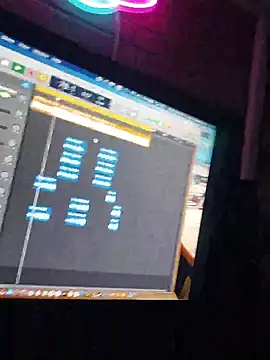 chronic_vibez Show in webcam