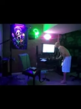 chronic_vibez Show in webcam