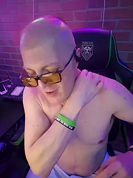 Pokazy przed kamerką – chronic_vibez