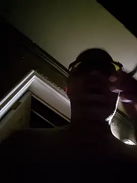 chronic_vibez Show in webcam