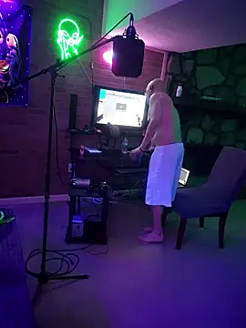 הופעת וובקאם של chronic_vibez