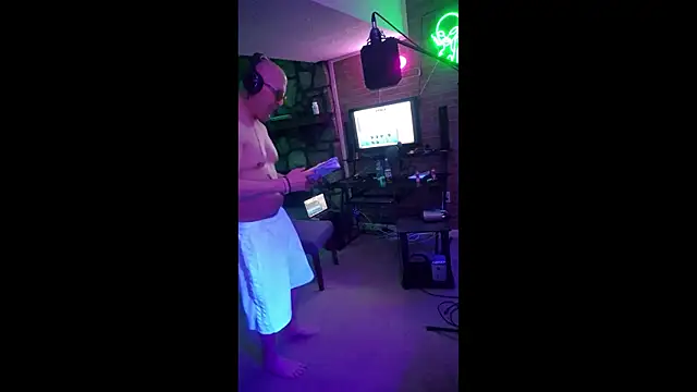 chronic_vibez Show in webcam