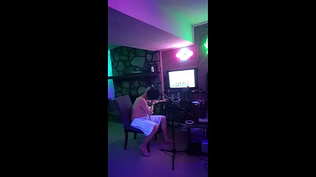 הופעת וובקאם של chronic_vibez