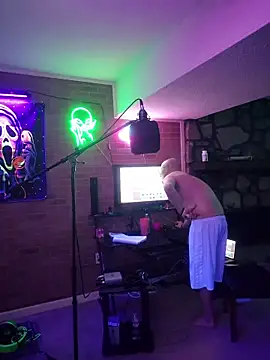 chronic_vibez Show in webcam