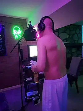 chronic_vibez: διαδικτυακό σόου στην κάμερα