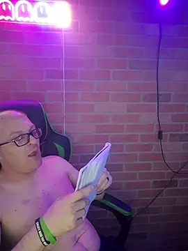 Pokazy przed kamerką – chronic_vibez