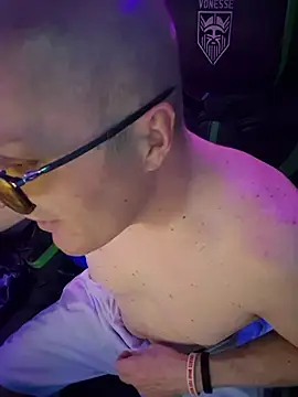 chronic_vibez – webcam-show
