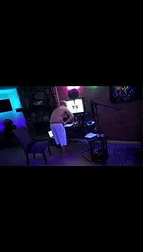 Pokazy przed kamerką – chronic_vibez