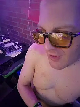 Pokazy przed kamerką – chronic_vibez