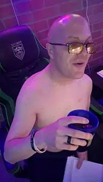 chronic_vibez Show in webcam
