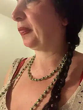 Lizzaa80 webcam show