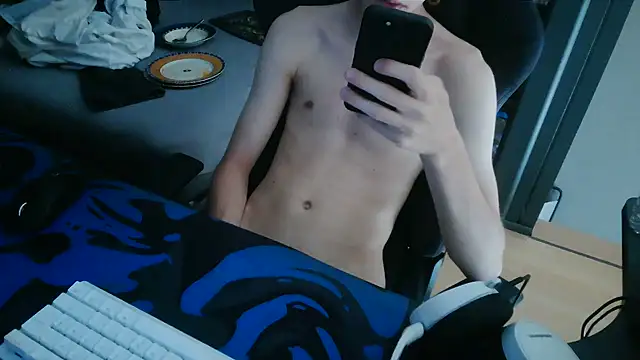 Theo19cmgerman's Webcam Show