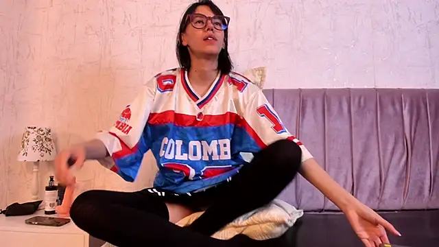 Chat +18 de Alis_Roze ao vivo