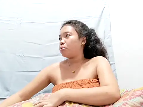 Pokazy przed kamerką – Pinaysweetgirl