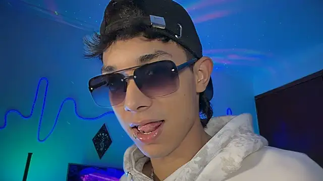 RoughDiamond_ webcam show