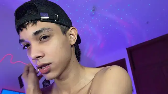RoughDiamond_ Show Webcam