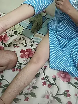 Pokazy przed kamerką – arushi_rao1