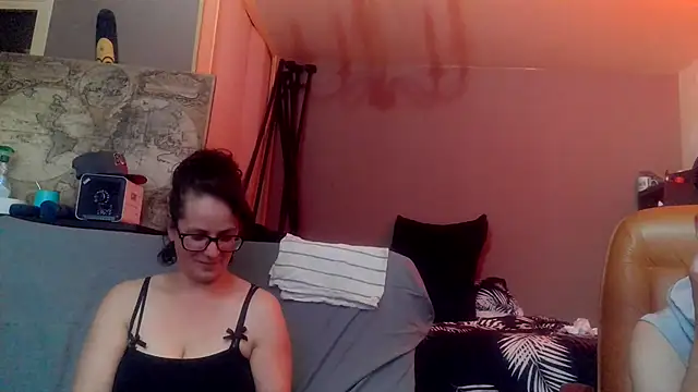 Millyblue Adlı Modelin Canlı XXX Sohbeti