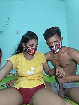 Hot-Couple4: διαδικτυακό σόου στην κάμερα