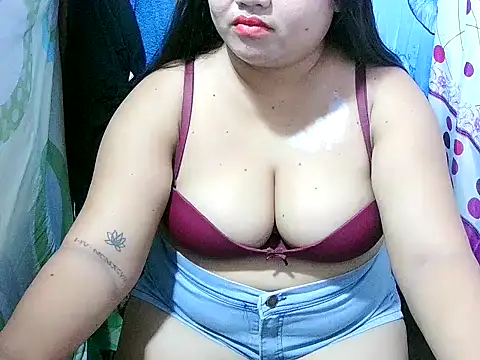 Chubbymomsh's Live XXX Chat