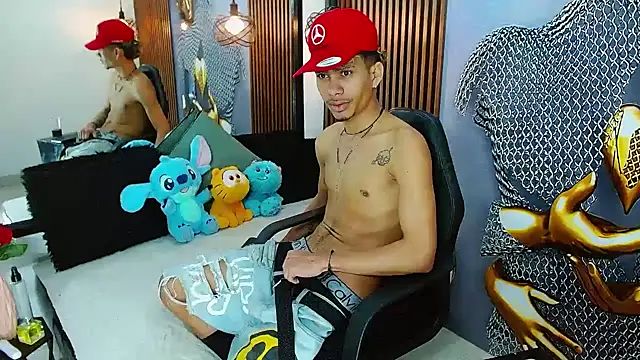 Skinny_cute_Alyer's Webcam Show