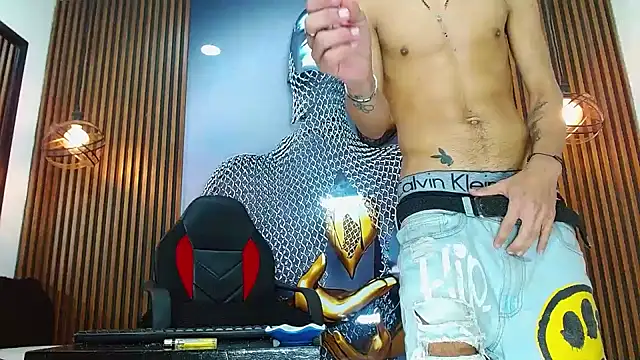 Skinny_cute_Alyer 网络视讯表演