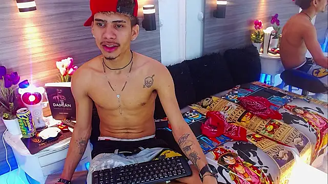 Skinny_cute_Alyer Шоу с уебкамера