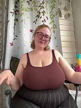 Pokazy przed kamerką – Kenzibb3