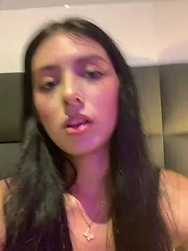 Chat XXX en directo de VIOLET_19XXX