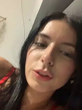VIOLET_19XXX élő XXX-chatje
