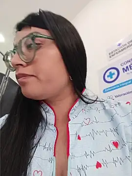 SOFI__10 Adlı Modelin Canlı XXX Sohbeti