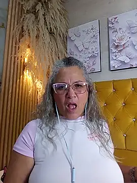 צ'אט XXX בשידור חי של Misevie