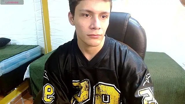 XXX chat uživo modela Zayn_clausen