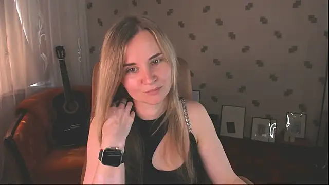 MiaSparkes Show in webcam