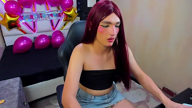 EmmaHilttonn Webbikameraesitys