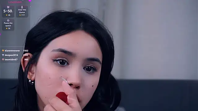ReynaGrinvalsky élő XXX-chatje
