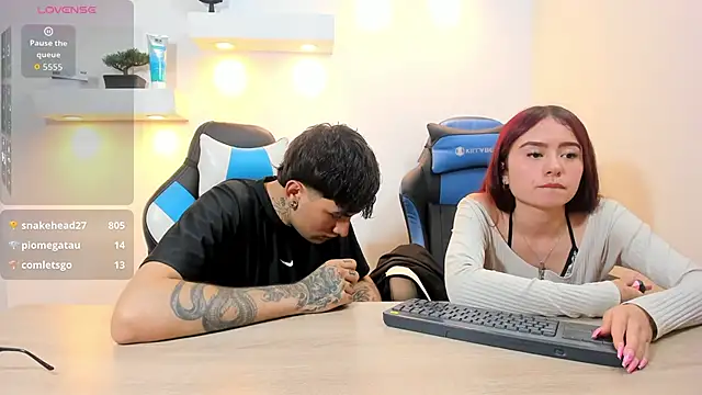 Kenji_n_Rousse Chat XXX in diretta