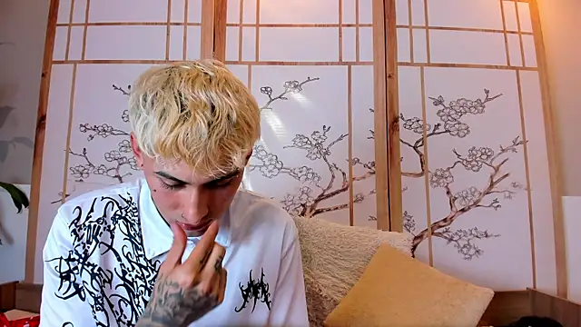 Kenji_n_Rousse's Live XXX Chat