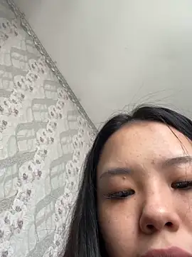 Show modela ikirkira na web-kameri