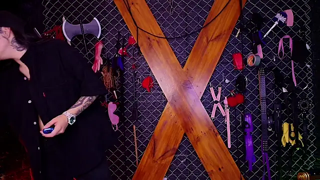 Bellatrix_Infernal_BDSM's Webcam Show