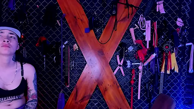 Pokazy przed kamerką – Bellatrix_Infernal_BDSM