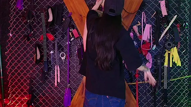 Bellatrix_Infernal_BDSM: διαδικτυακό σόου στην κάμερα