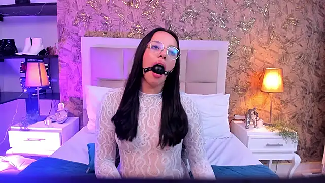 צ'אט XXX בשידור חי של ValkyriaSteel