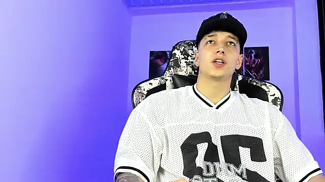 eithan_boy_ XXX чат на живо