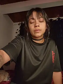 NefertitiXO Adlı Modelin Canlı XXX Sohbeti