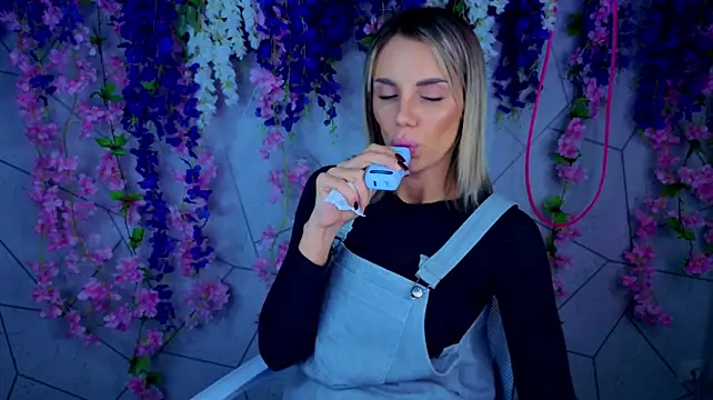 הופעת וובקאם של Amelia_Broooks