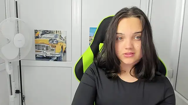 Caroline_cutte Chat XXX in diretta