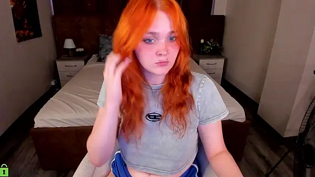 Emilly_Hiil Adlı Modelin Canlı XXX Sohbeti