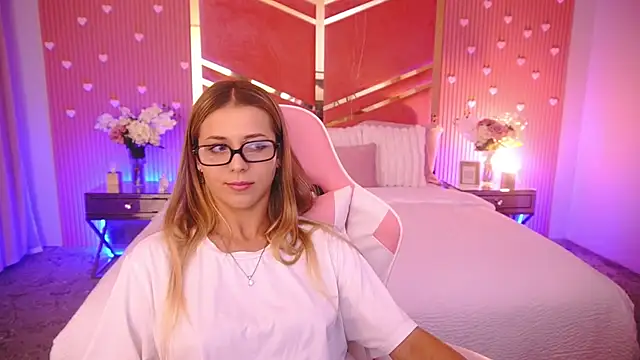 DoveLovee: вебкам-шоу